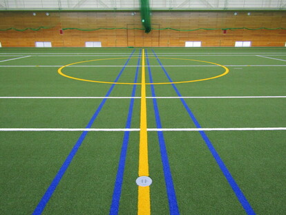 人口芝屋内運動場