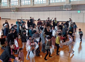 おやき・餅まきの写真です。