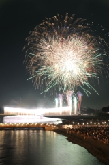 写真:あつぎ鮎まつり・大花火大会(8月上旬)