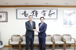 写真：3月9日市長室往来