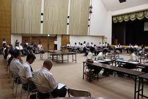 写真:懇談会風景