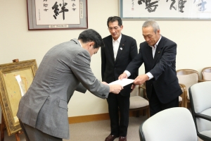 写真:ご意見・ご要望提出の様子