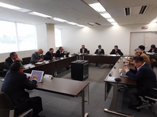 写真:議会運営委員会の会議風景