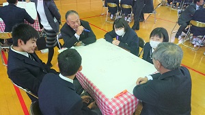 写真：懇談会風景12