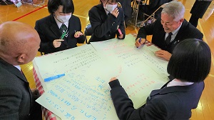 写真：懇談会風景19