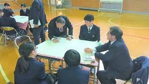 写真：懇談会風景17