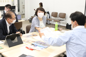 議会だよりモニター会議の様子1