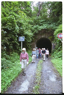 写真：横荘線跡トンネル