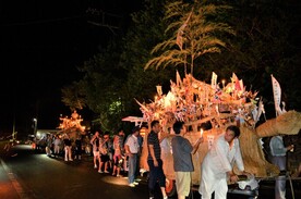 写真:田村地区の鹿嶋送りの様子