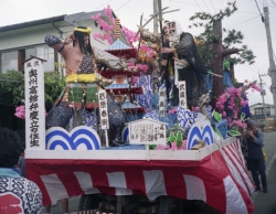 写真:本祭りの飾り山車