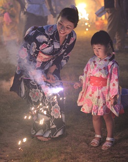 写真:よこての全国線香花火大会