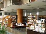 写真：雄物川図書館閲覧室