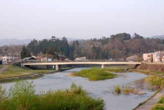 写真:春の横手川