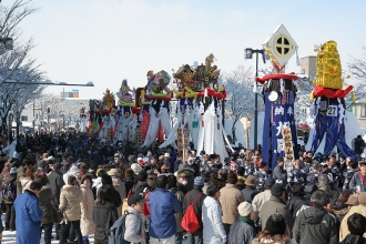 写真：旭岡山神社ぼんでん奉納