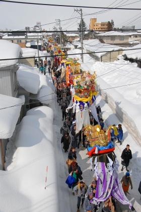 写真:旭岡山神社ぼんでん奉納