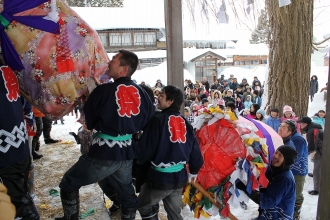 写真:三助稲荷神社梵天(大森)