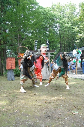 写真：金澤八幡神社祭典「金沢ささら舞」