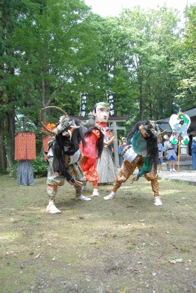 写真:金澤八幡神社祭典「金沢ささら舞」