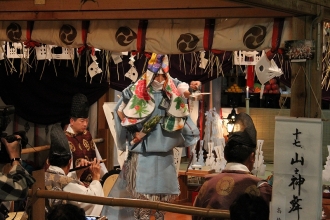 写真：波宇志別神社「霜月神楽」