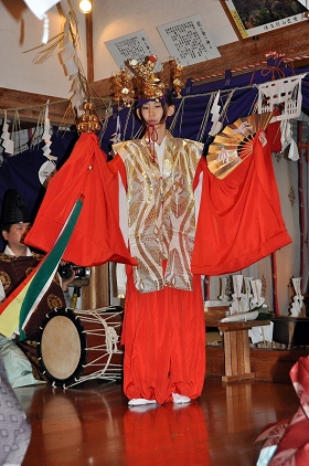 写真:波宇志別神社「霜月神楽」