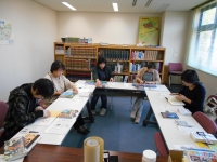 写真:補修体験中!