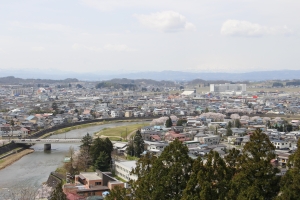 写真：横手城から見る山と川