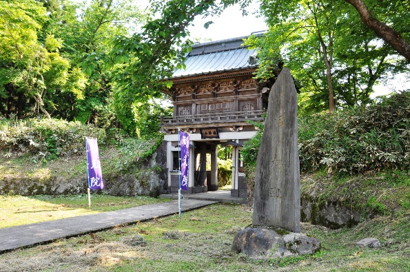 写真:沼柵推定地に建つ蔵光院