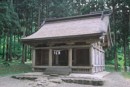 写真：保呂羽山波宇志別神社神楽殿