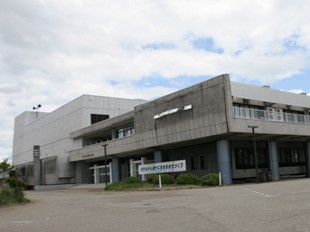 写真：横手市民会館外観