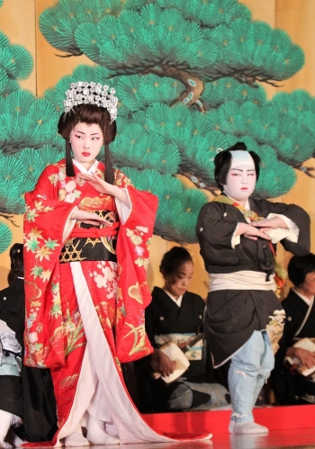 写真：横手市創作子ども歌舞伎の舞台