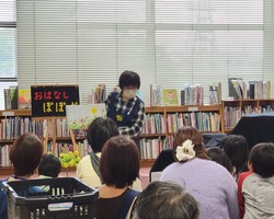 十文字図書館おはなし会の様子