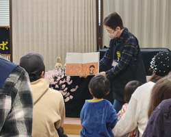 十文字図書館おはなし会の様子