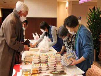 地元の特産販売「ほほえみ特売所」