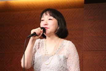 横手市出身の歌手・Yukikoさん