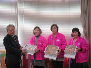 写真：よこて市商工会女性部代表の皆様