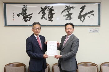 佐藤登氏と
