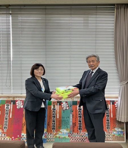 写真：木村教育総務部長と髙橋協会長
