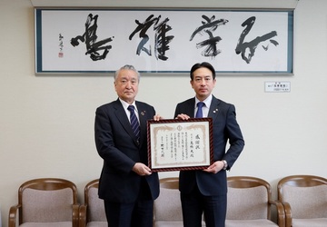 釜石市長（左）