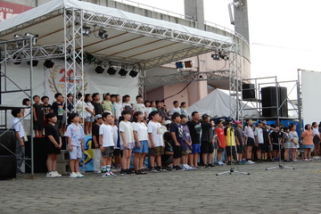 大雄小学校児童の校歌合唱