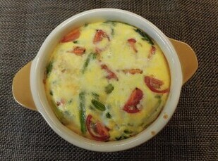 ほうれん草とトマトのココット