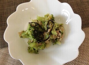 ブロッコリーの塩昆布和え