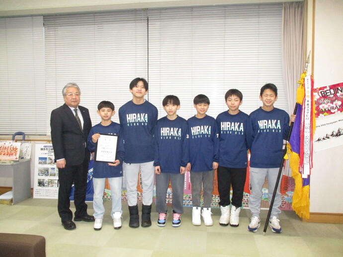 教育長と平鹿クラブU12の皆さん