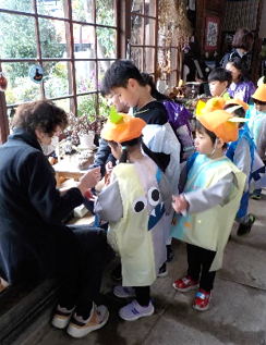 お店にいた方とお話中