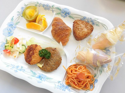 6月24日のバイキング給食の写真1