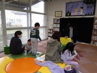 雄物川図書館おはなし会の様子