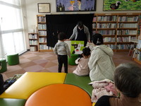 雄物川図書館おはなし会の様子